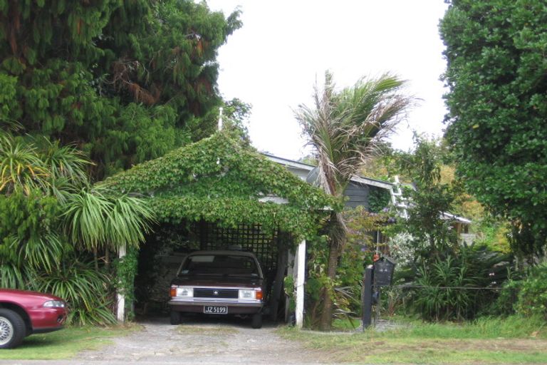 Photo of property in 44 Beach Haven Road, Beach Haven, Auckland, 0626