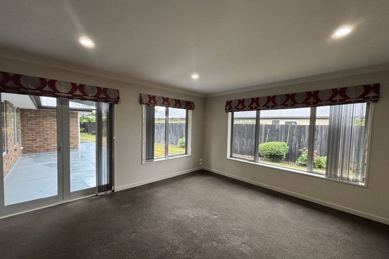 Photo of property in 7 Goldie Place, Rolleston, 7614