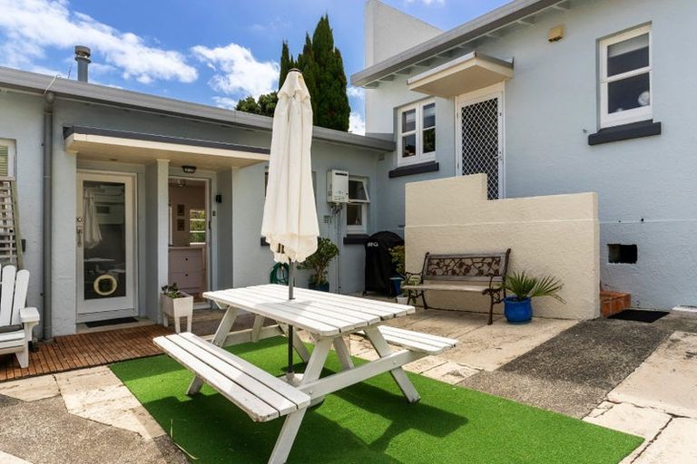Photo of property in 3/64 Victoria Road, Devonport, Auckland, 0624