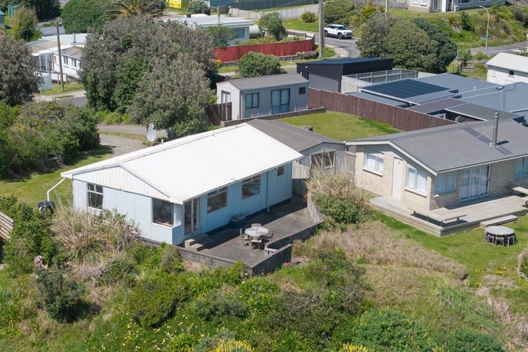 Photo of property in 7 Kent Avenue, Waitarere Beach, Levin, 5510