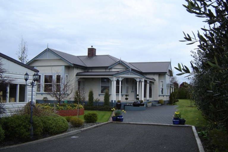 Photo of property in 104 Kuratawhiti Street, Greytown, 5794