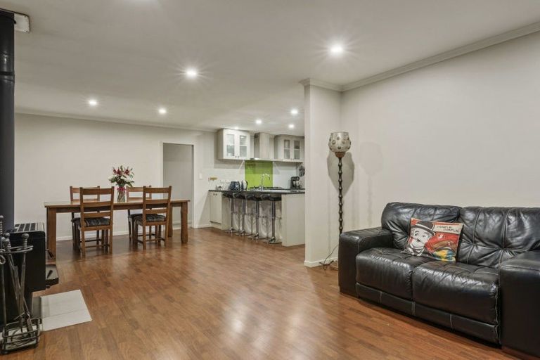 Photo of property in 9 Buttercup Place, Waimauku, 0812