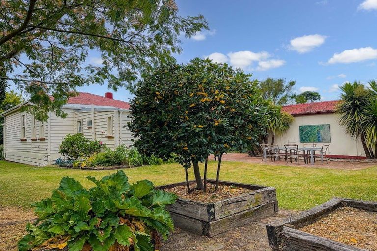 Photo of property in 143 Charles Street, Blenheim, 7201