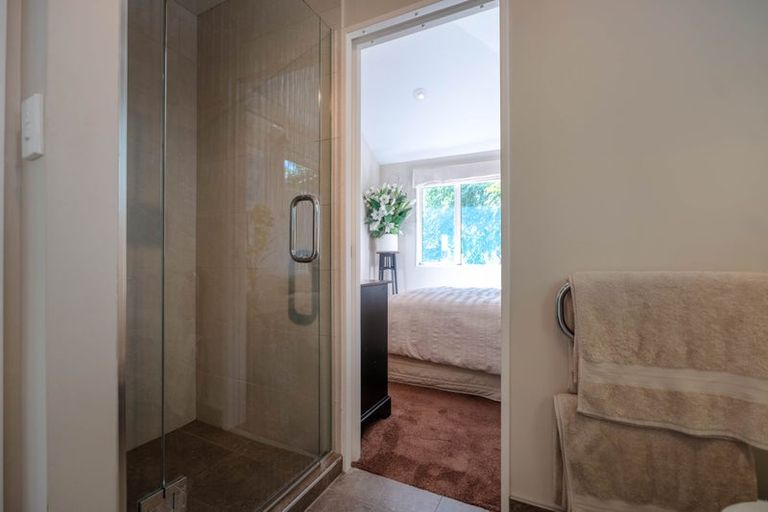 Photo of property in 1 Alfred Street, Northcote Point, Auckland, 0627