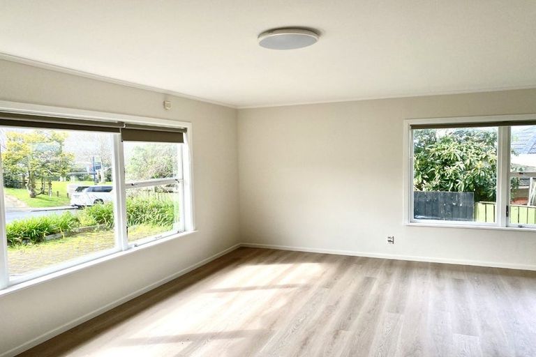 Photo of property in 12 Locket Road, Glenfield, Auckland, 0629