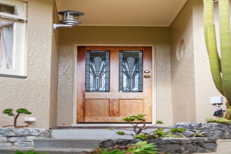 Photo of property in 70 Curtis Street, Northland, Wellington, 6012