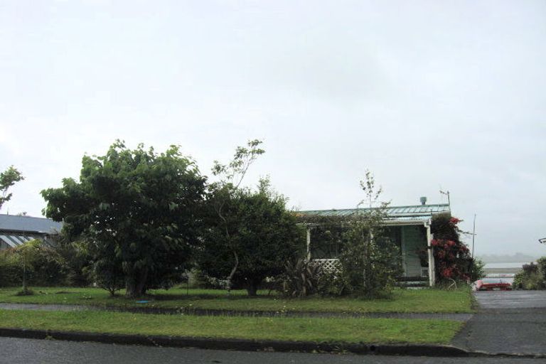 Photo of property in 39 Commins Road, Onerahi, Whangarei, 0110