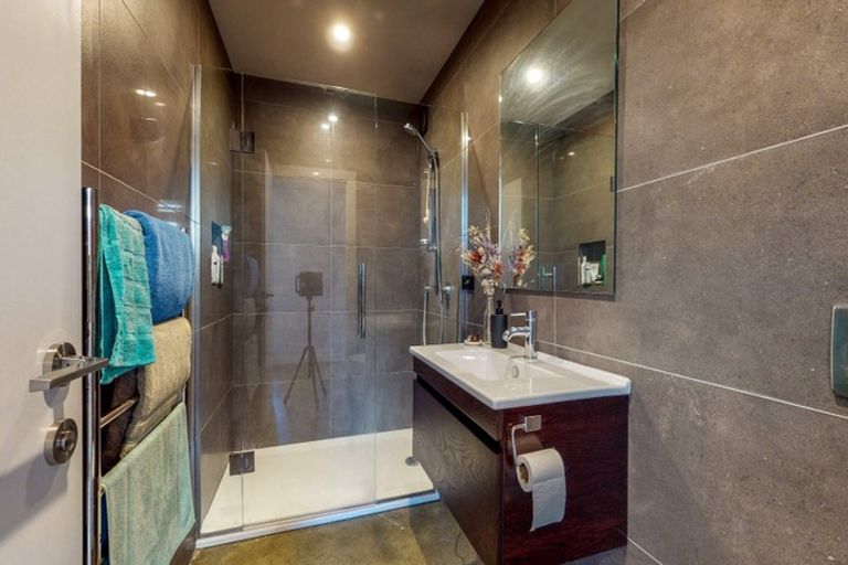 Photo of property in 306b Queens Drive, Lyall Bay, Wellington, 6022