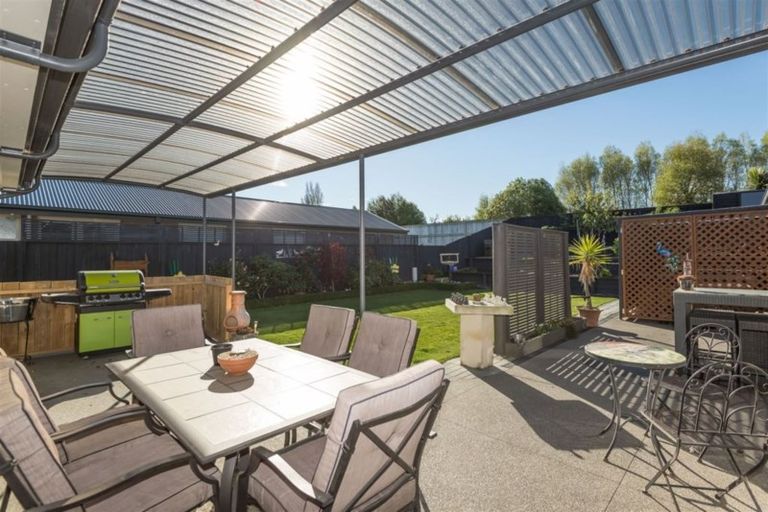 Photo of property in 31 Davaar Crescent, Broomfield, Christchurch, 8042