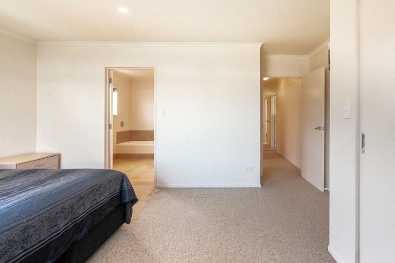 Photo of property in 83 Roberts Line, Kelvin Grove, Palmerston North, 4414