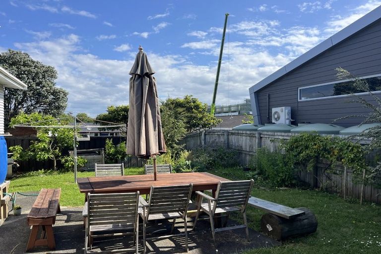 Photo of property in 158b Lake Road, Northcote, Auckland, 0627