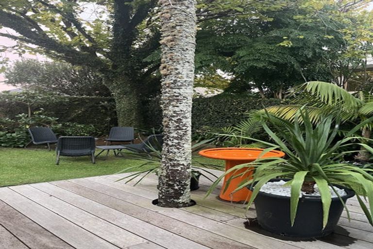 Photo of property in 3/4 Frater Avenue, Milford, Auckland, 0620