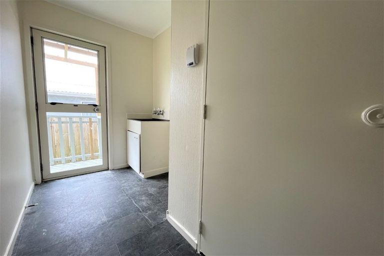 Photo of property in 1/136 Shifnal Drive, Randwick Park, Auckland, 2105