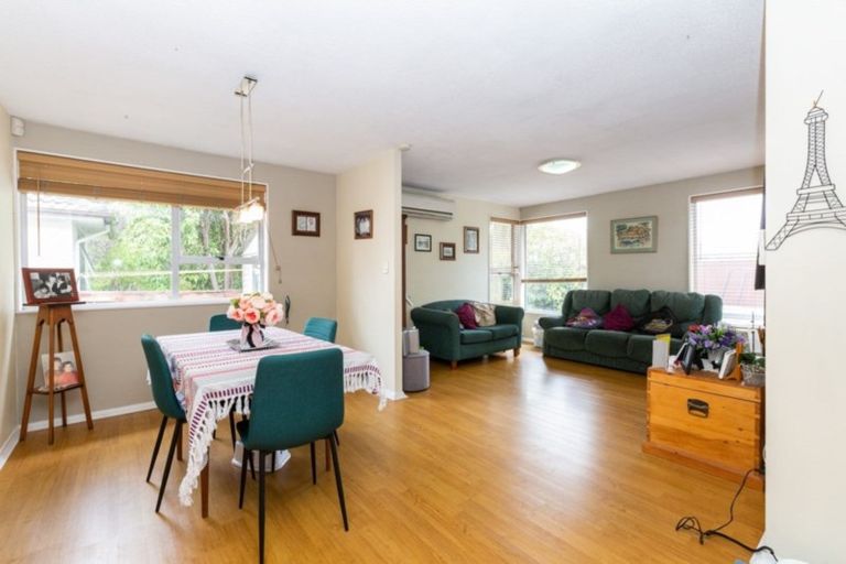 Photo of property in 49 Oakley Crescent, Hornby, Christchurch, 8042