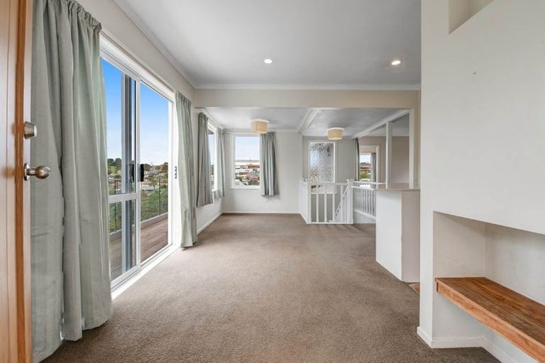 Photo of property in 21 Matai Road, Stanmore Bay, Whangaparaoa, 0932