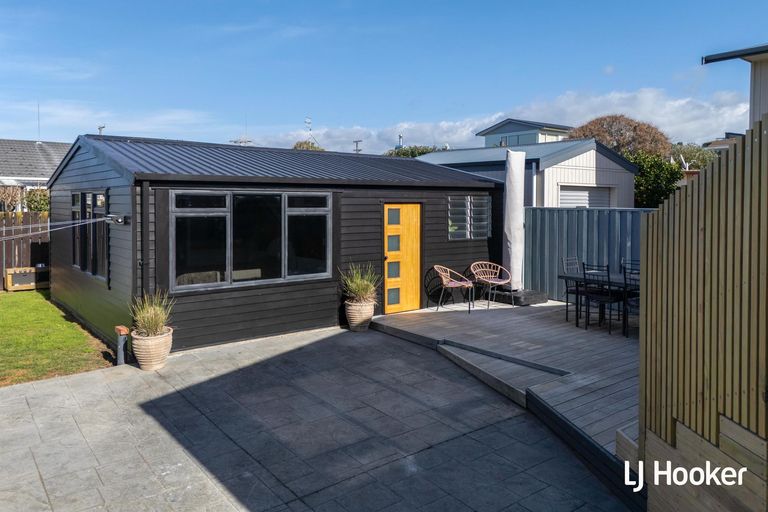 Photo of property in 17 Brighton Road, Waihi Beach, 3611
