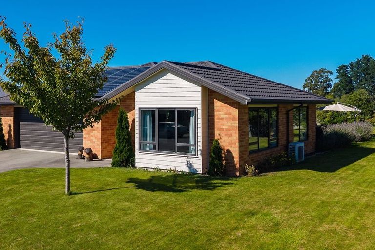 Photo of property in 17 Eric Batchelor Place, Waimate, 7924