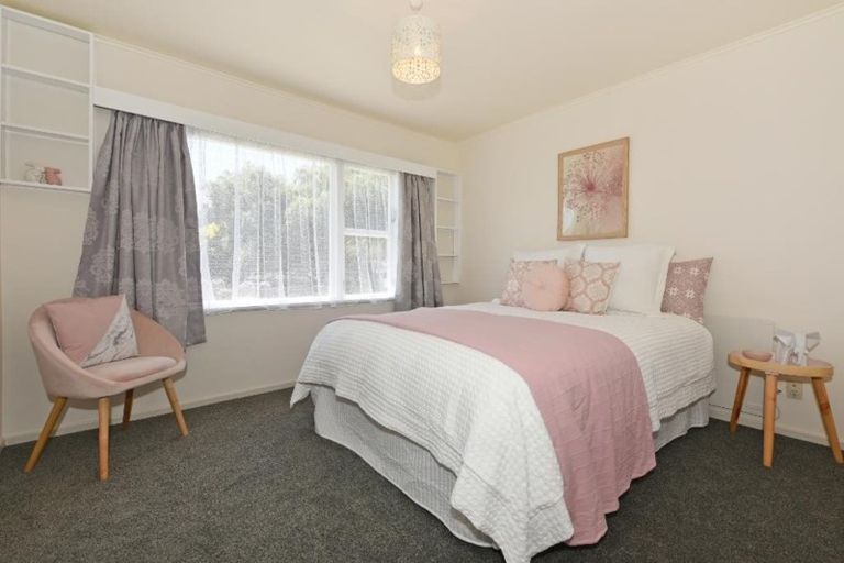 Photo of property in 16 Longfellow Street, Trentham, Upper Hutt, 5018