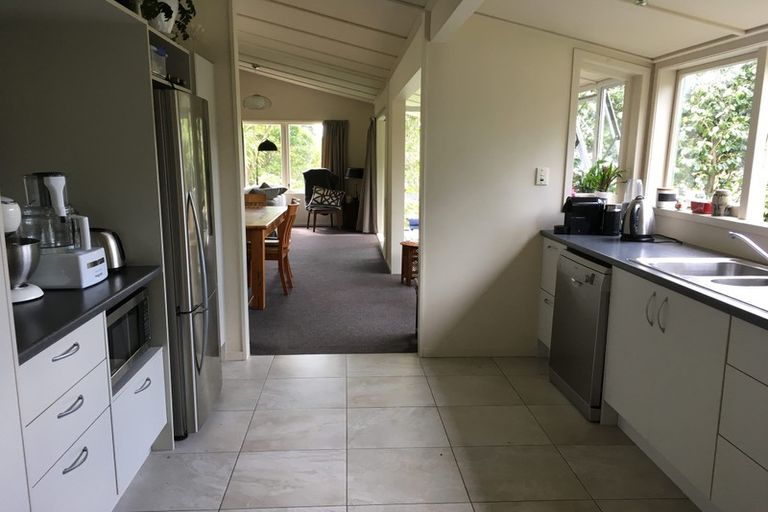 Photo of property in 38 Daffodil Street, Titirangi, Auckland, 0604