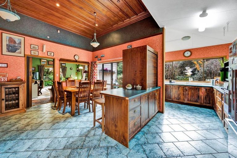 Photo of property in 165 South Road, Hawera, 4610