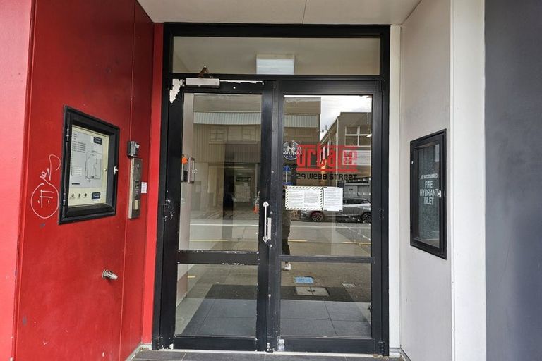 Photo of property in Urbane Apartments, 2/29 Webb Street, Mount Cook, Wellington, 6011