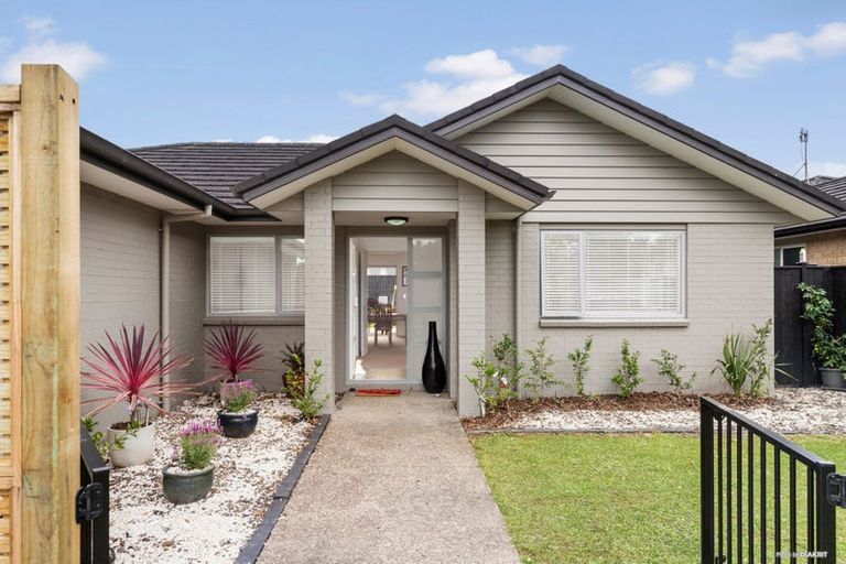 Photo of property in 30 Castellina Drive, Karaka, Papakura, 2113