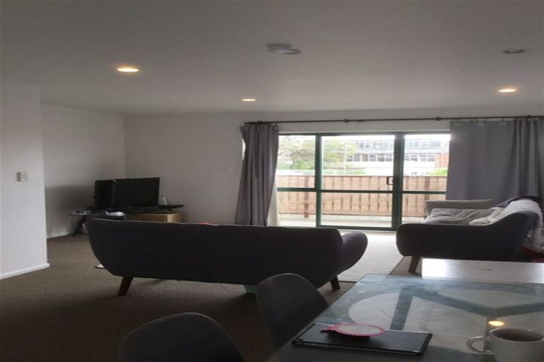 Photo of property in 1/1 Briar Way, New Lynn, Auckland, 0600