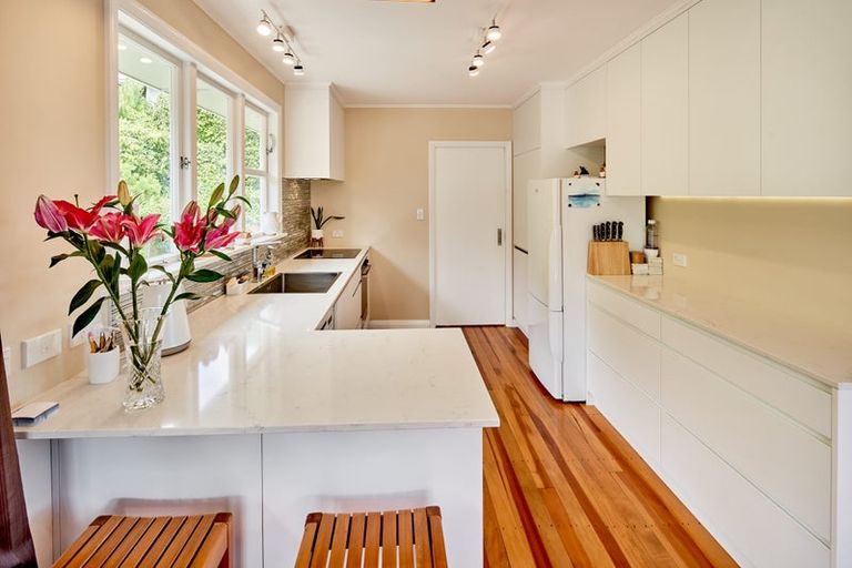 Photo of property in 27 Bedford Street, Northland, Wellington, 6012