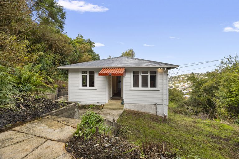 Photo of property in 66 Lindsay Road, Balaclava, Dunedin, 9011