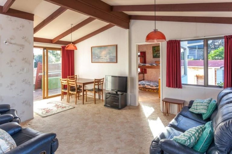 Photo of property in 17 Mccall Avenue, Pauanui, Hikuai, 3579