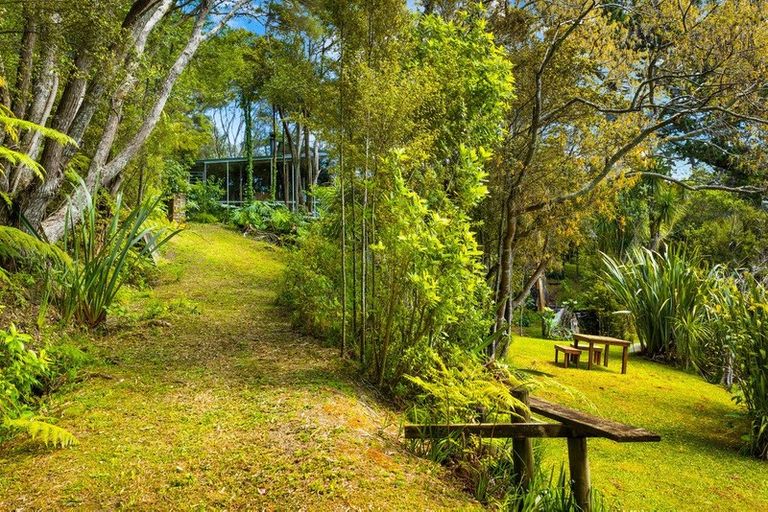 Photo of property in 192 Colwill Road, Massey, Auckland, 0614