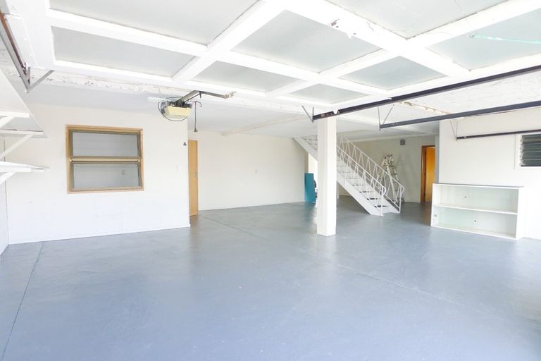 Photo of property in 739 Te Atatu Road, Te Atatu Peninsula, Auckland, 0610