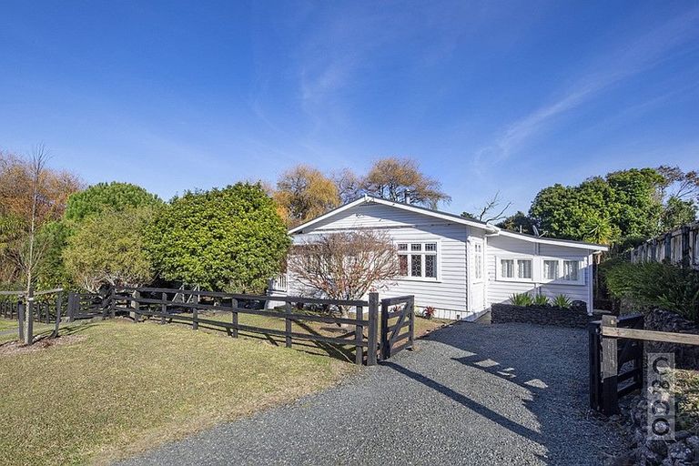 Photo of property in 30-32 Great North Road, Riverhead, 0820