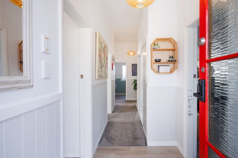 Photo of property in 15 Colombo Street, Hokowhitu, Palmerston North, 4410