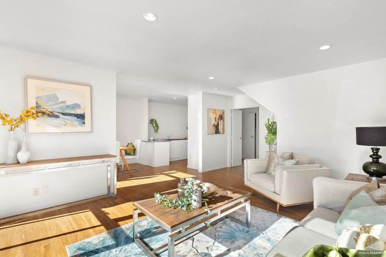 Photo of property in 16/61a Birkdale Road, Birkdale, Auckland, 0626