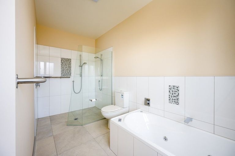 Photo of property in 2 Island View Place, Wanaka, 9305