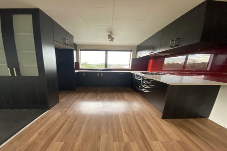 Photo of property in 35 Lilburn Crescent, Massey, Auckland, 0614