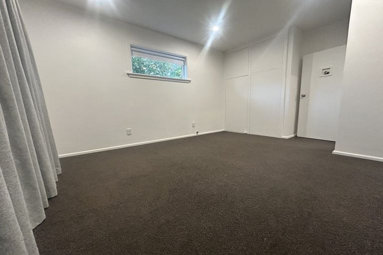 Photo of property in 316 Memorial Avenue, Burnside, Christchurch, 8053