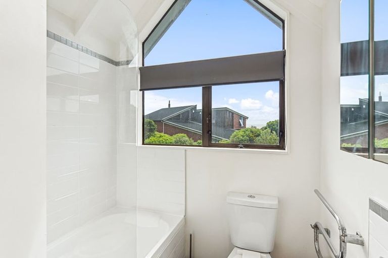 Photo of property in 9 Nuhaka Place, Paraparaumu Beach, Paraparaumu, 5032