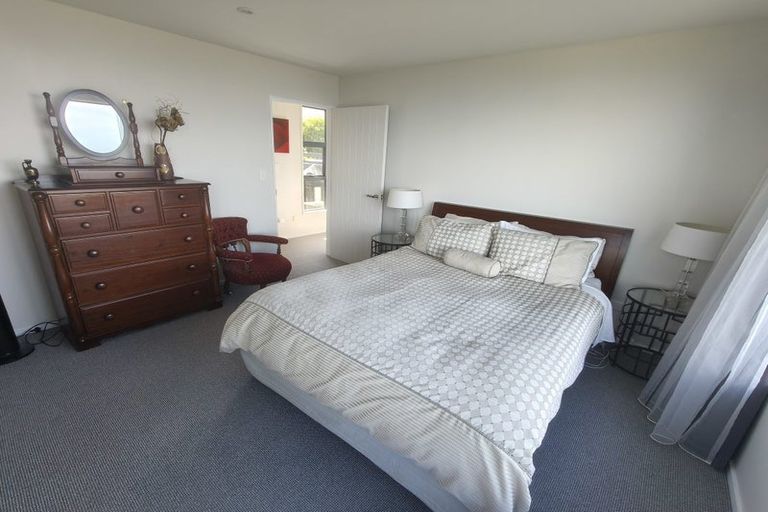 Photo of property in 25 Highgrove, Saint Clair, Dunedin, 9012