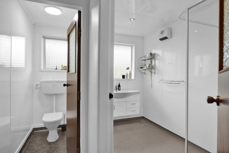 Photo of property in 26 Oberon Street, Stratford, 4332