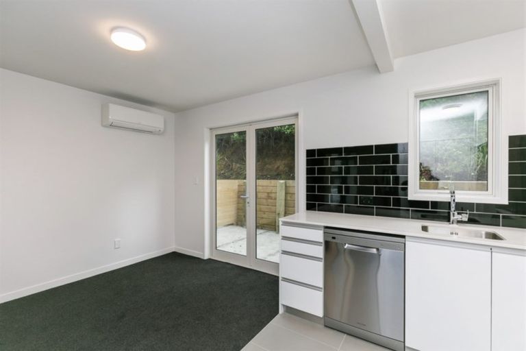 Photo of property in 74u7 Derwent Street, Island Bay, Wellington, 6023