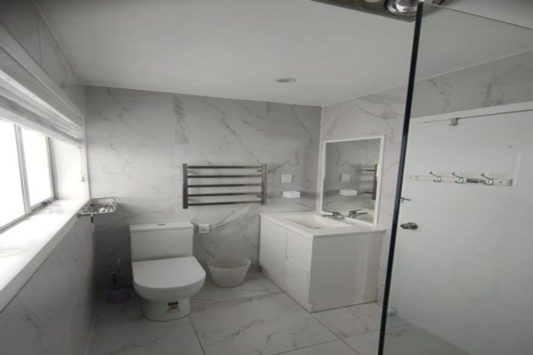 Photo of property in 165 Don Buck Road, Massey, Auckland, 0614