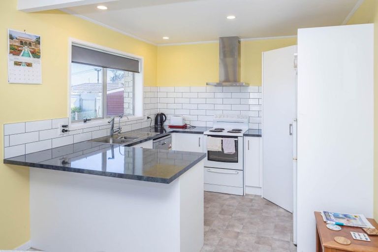 Photo of property in 16 Blundell Place, Huntly, 3700