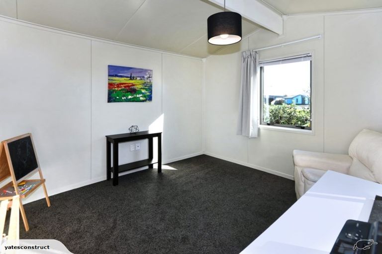 Photo of property in 3a Kingsbridge Drive, Burwood, Christchurch, 8083