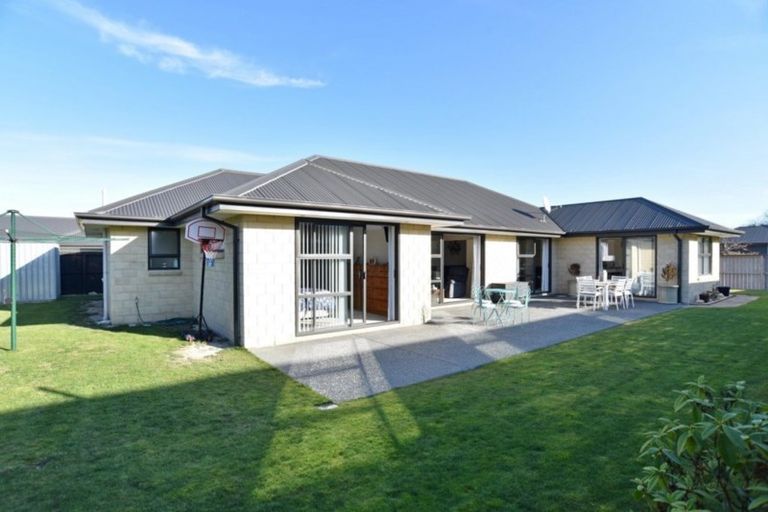 Photo of property in 32 Kotare Avenue, Rangiora, 7400