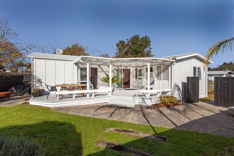 Photo of property in 144a Kiwi Road, Whangamata, 3620