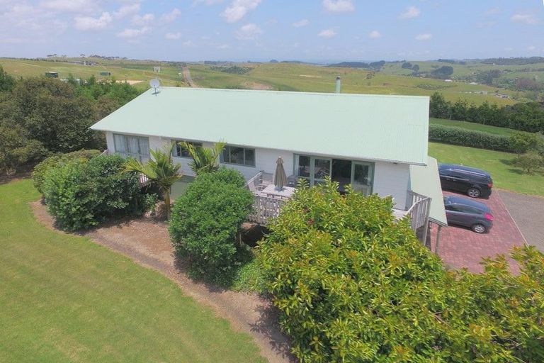 Photo of property in 639 Peak Road, Helensville, 0875