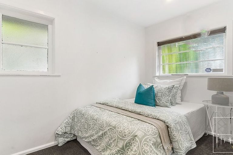Photo of property in 21 Croydon Road, New Lynn, Auckland, 0600