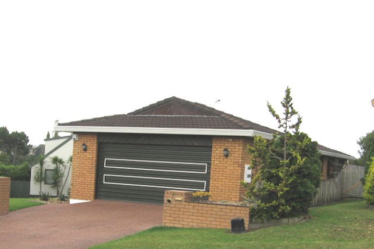 Photo of property in 5 Fernbird Place, Massey, Auckland, 0614